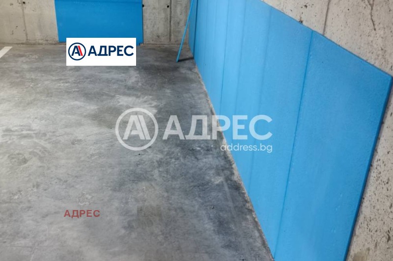 Продава ГАРАЖ, ПАРКОМЯСТО, гр. Варна, Гранд Мол, снимка 3 - Гаражи и паркоместа - 53266437