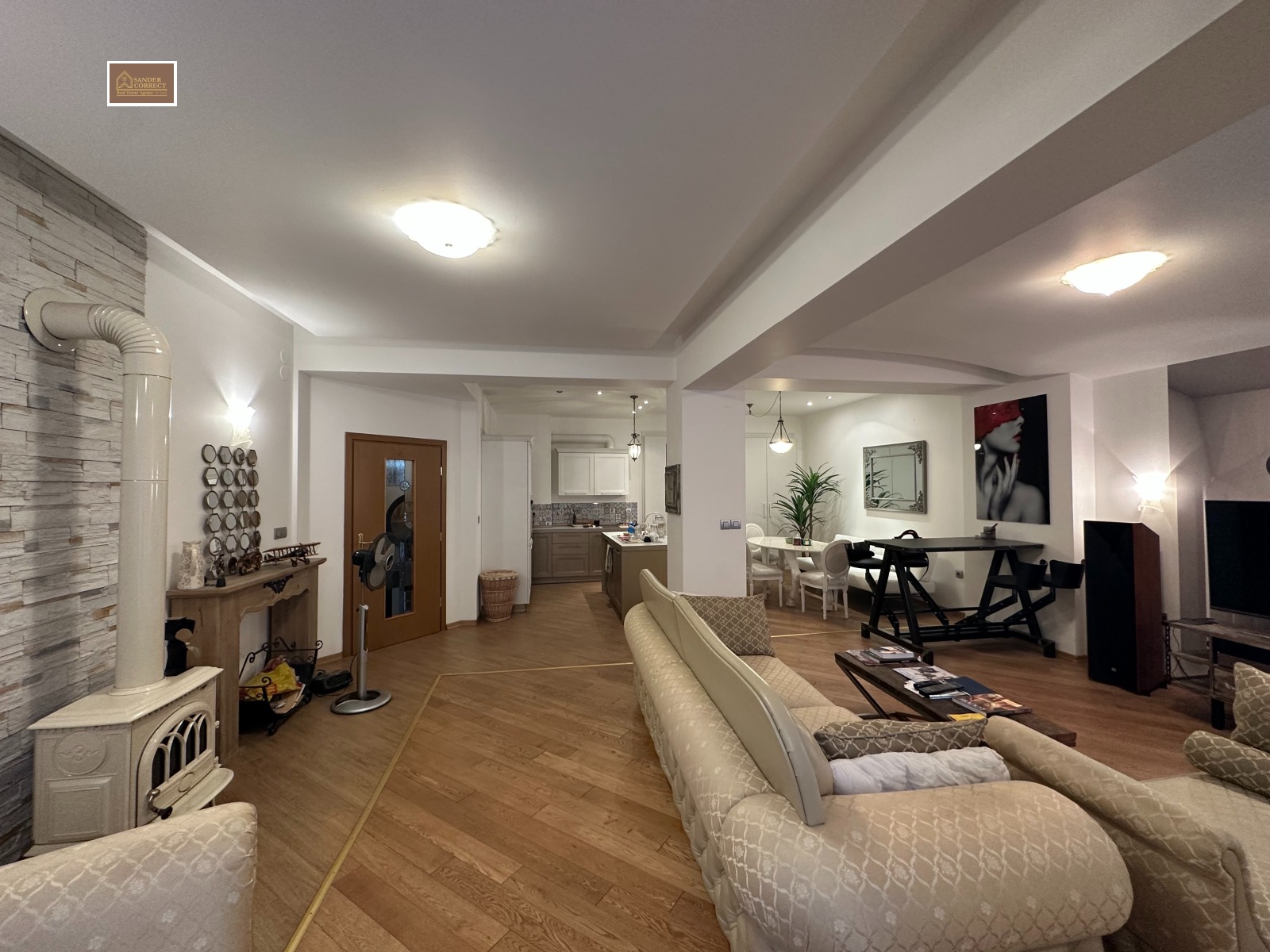 Продава МНОГОСТАЕН, гр. София, Център, снимка 2 - Апартаменти - 54322926