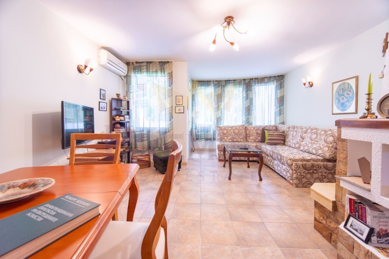 Продава  3-стаен град Добрич , Център , 99 кв.м | 36176036