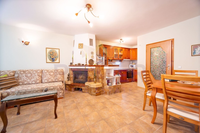 Продава  3-стаен град Добрич , Център , 99 кв.м | 36176036 - изображение [3]