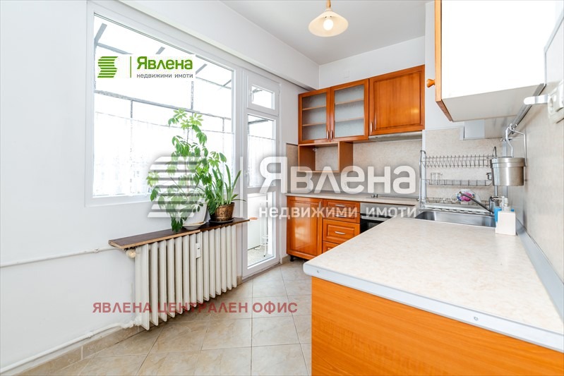 Продава 3-СТАЕН, гр. София, Гоце Делчев, снимка 2 - Aпартаменти - 47348384