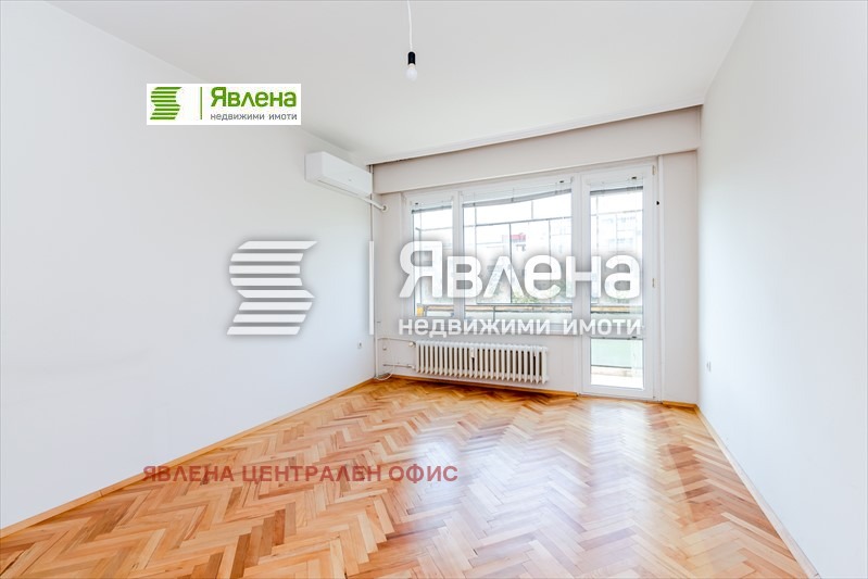 Продава 3-СТАЕН, гр. София, Гоце Делчев, снимка 3 - Aпартаменти - 47348384