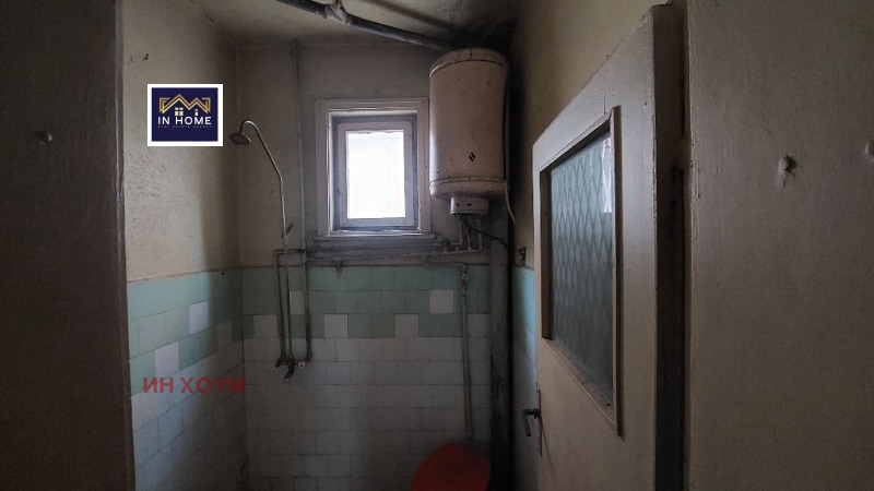 Продава ЕТАЖ ОТ КЪЩА, гр. Мездра, област Враца, снимка 12 - Етаж от къща - 53087711