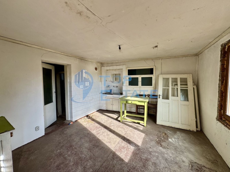 Продава КЪЩА, с. Долна Липница, област Велико Търново, снимка 9 - Къщи - 52332407