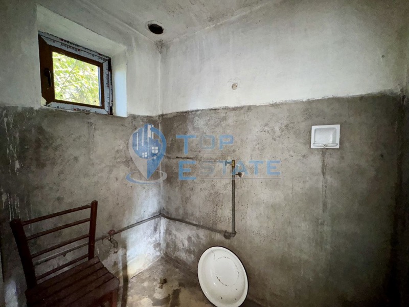 Продава КЪЩА, с. Долна Липница, област Велико Търново, снимка 10 - Къщи - 52332407