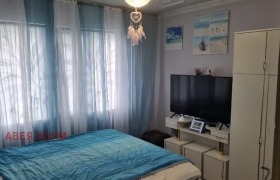3 makuuhuonetta Vladislav Varnentšik 2, Varna
