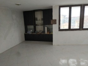 Продава  Етаж от къща, град София
