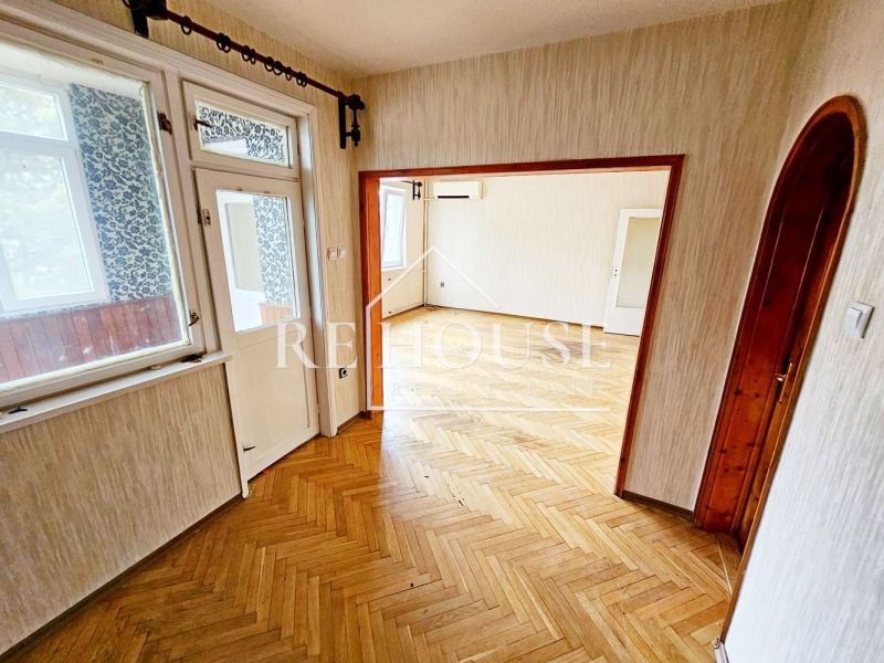 Продава  3-стаен град Варна , Младост 2 , 135 кв.м | 10340208 - изображение [2]