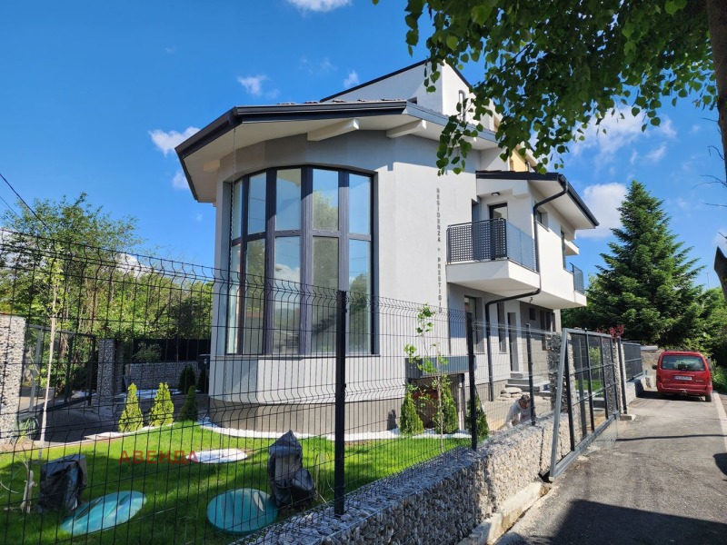 Продава КЪЩА, гр. София, в.з.Врана - Герман