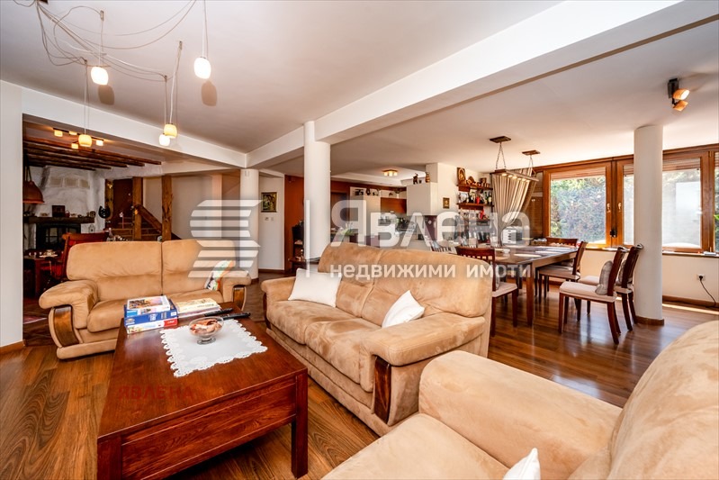 Продава КЪЩА, гр. София, с. Лозен, снимка 17 - Къщи - 56619013