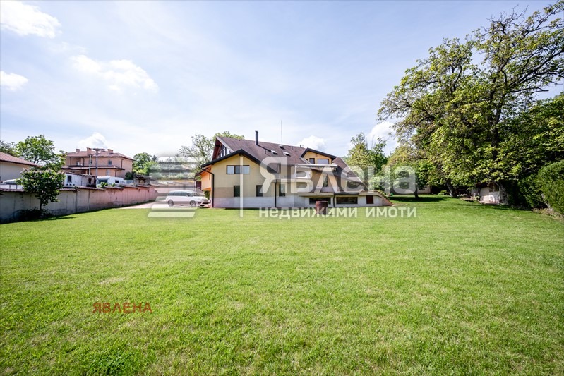 Продава КЪЩА, гр. София, с. Лозен, снимка 2 - Къщи - 56619013