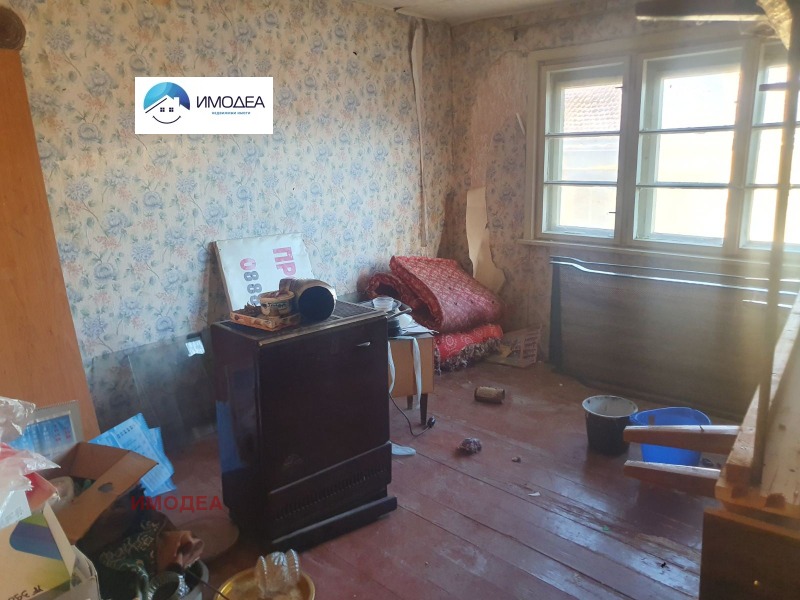 Продава ЕТАЖ ОТ КЪЩА, гр. Павликени, област Велико Търново, снимка 13 - Етаж от къща - 53163361