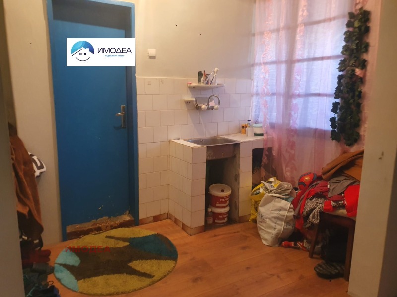 Продава ЕТАЖ ОТ КЪЩА, гр. Павликени, област Велико Търново, снимка 7 - Етаж от къща - 53163361