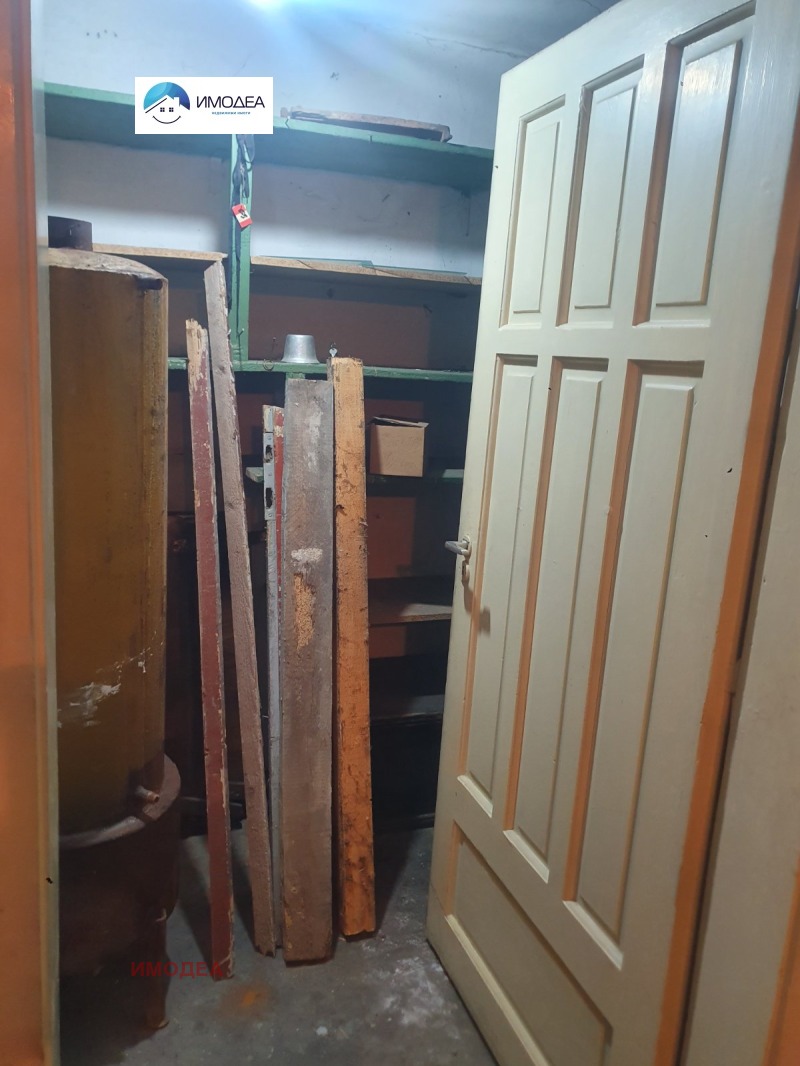 Продава ЕТАЖ ОТ КЪЩА, гр. Павликени, област Велико Търново, снимка 11 - Етаж от къща - 53163361