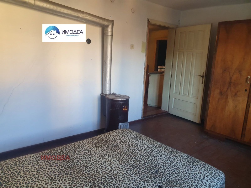 Продава ЕТАЖ ОТ КЪЩА, гр. Павликени, област Велико Търново, снимка 14 - Етаж от къща - 53163361