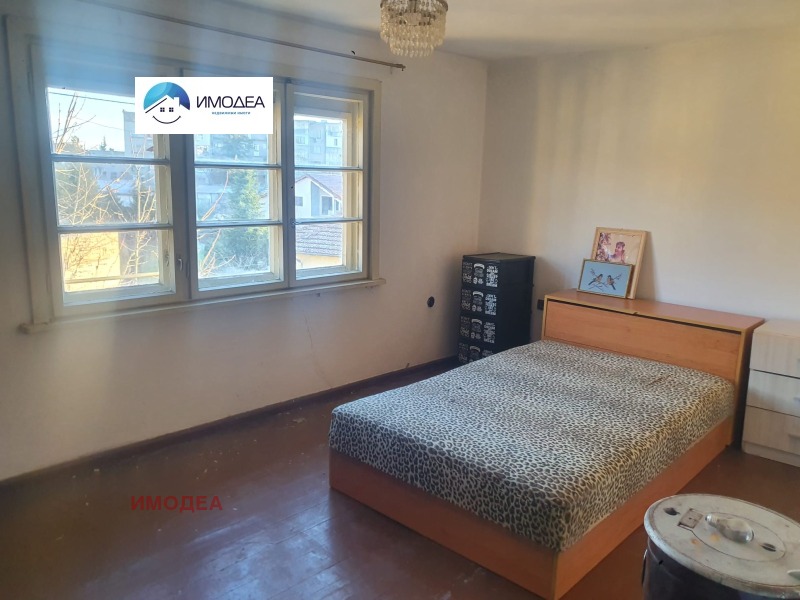 Продава ЕТАЖ ОТ КЪЩА, гр. Павликени, област Велико Търново, снимка 5 - Етаж от къща - 53163361