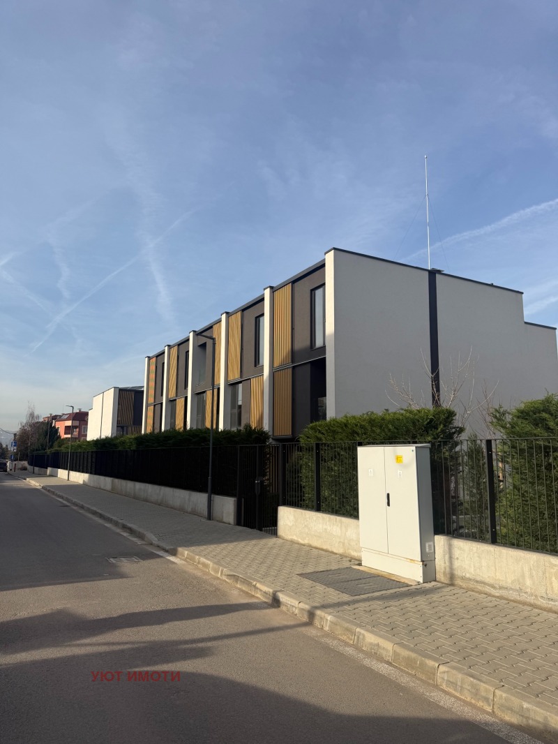 Продава КЪЩА, гр. София, Бояна