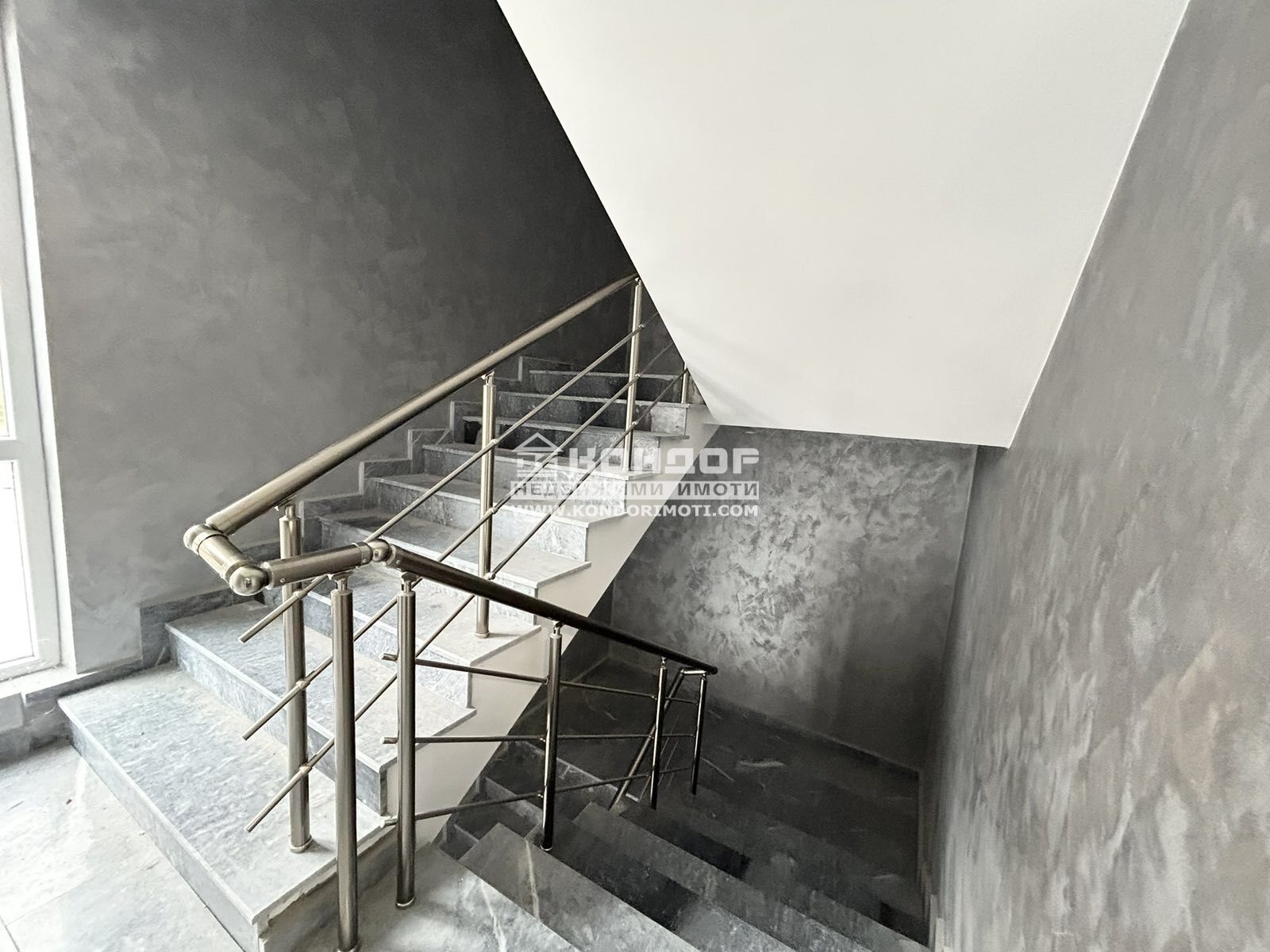 Продава 2-СТАЕН, гр. Пловдив, Въстанически, снимка 2 - Апартаменти - 42585530