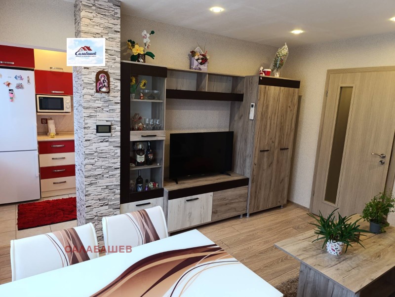 Продава  2-стаен град Пазарджик , Център , 61 кв.м | 49608840 - изображение [2]
