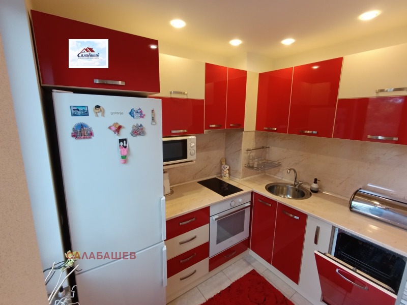 Продава  2-стаен град Пазарджик , Център , 61 кв.м | 49608840
