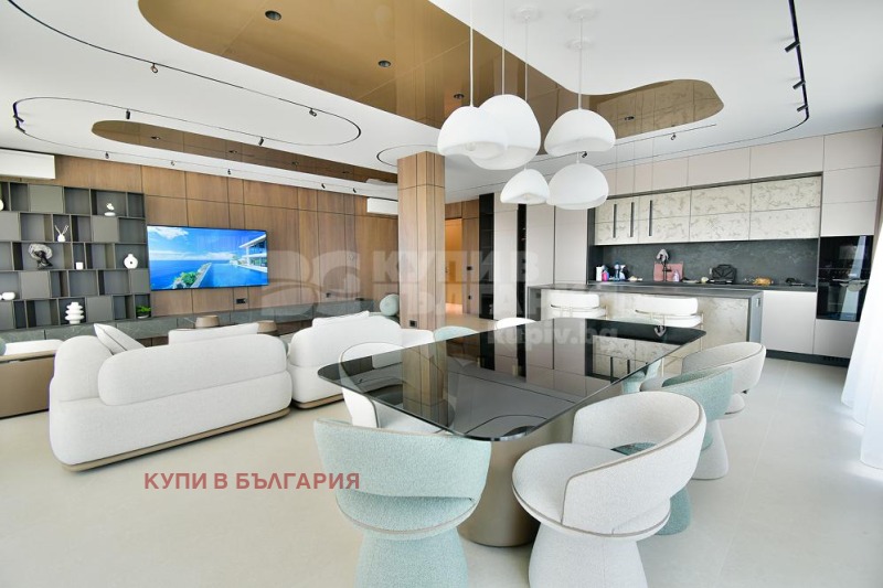 На продаж  3 кімнатна Варна , к.к. Св.Св. Константин и Елена , 266 кв.м | 36487778
