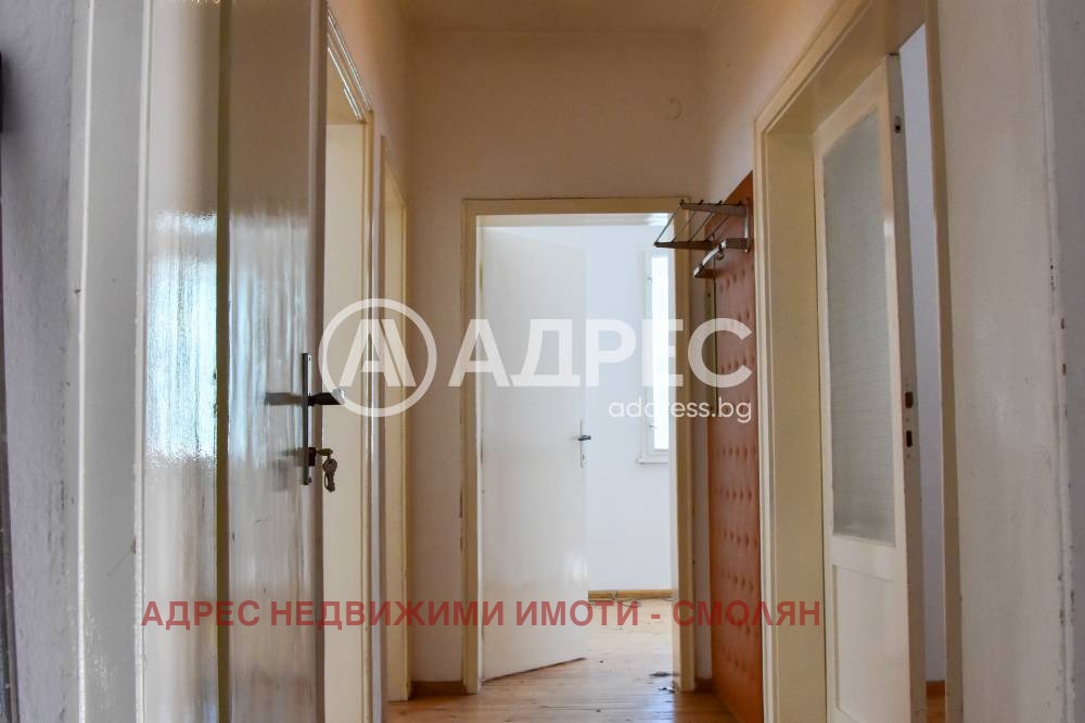 Продава ЕТАЖ ОТ КЪЩА, гр. Смолян, Стар център, снимка 8 - Етаж от къща - 55996116