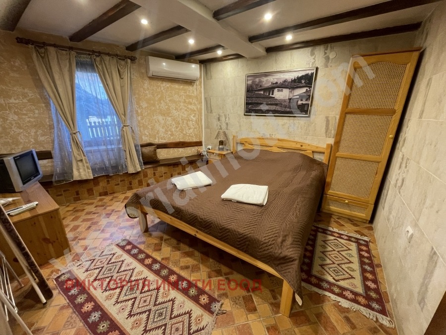 Продава КЪЩА, гр. Елена, област Велико Търново, снимка 2 - Къщи - 39775382