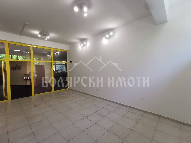 Продава МАГАЗИН, гр. Велико Търново, Бузлуджа, снимка 1 - Магазини - 48613079