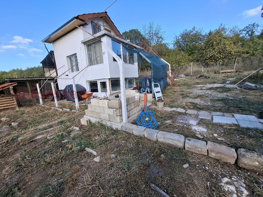 Продава ВИЛА, гр. Силистра, Промишлена зона - Юг