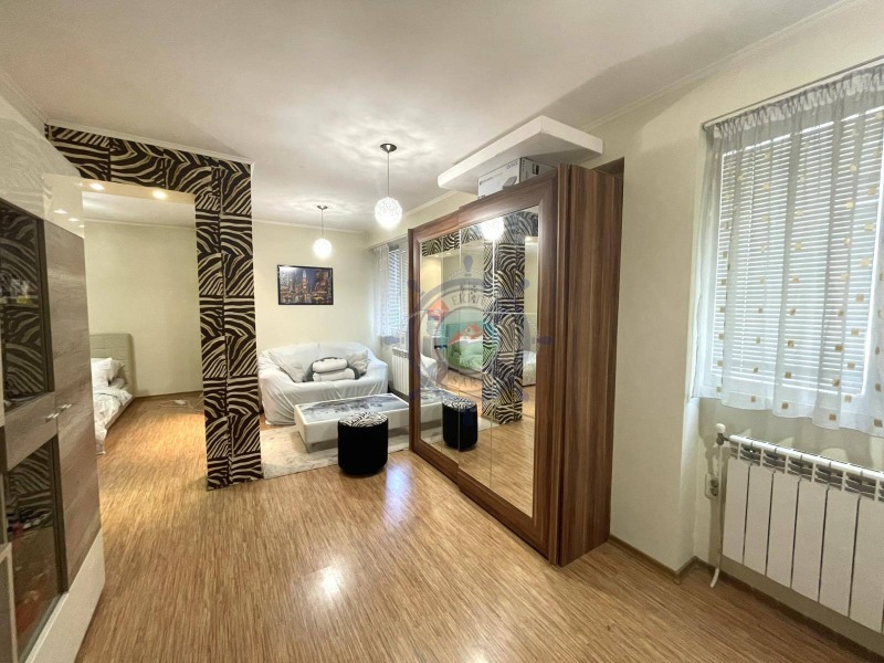 Продава  3-стаен град Варна , Младост 2 , 109 кв.м | 47591415 - изображение [9]