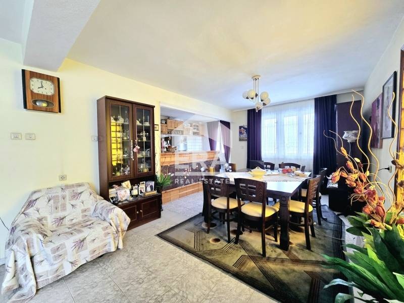 Продава МНОГОСТАЕН, гр. Велико Търново, Света гора, снимка 3 - Апартаменти - 52694120