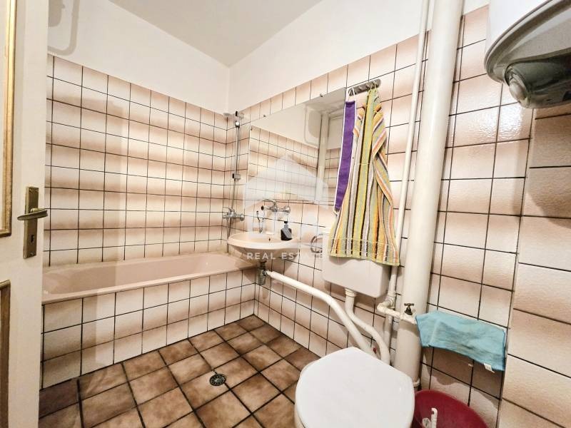 Продава МНОГОСТАЕН, гр. Велико Търново, Света гора, снимка 12 - Апартаменти - 52694120