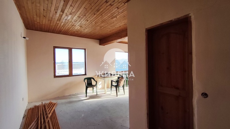 Продава КЪЩА, с. Селце, област Добрич, снимка 11 - Къщи - 50227206