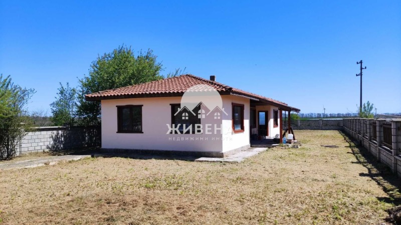 Продава КЪЩА, с. Селце, област Добрич, снимка 2 - Къщи - 50227206