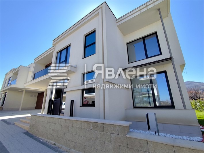 Продава КЪЩА, област Пловдив, с. Марково • 494400 € • 73302260 — Holmes.bg