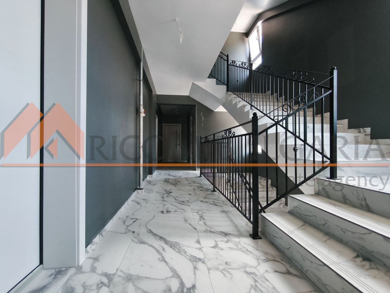 Продава 3-СТАЕН, гр. Варна, Бриз, снимка 2 - Апартаменти - 53798827