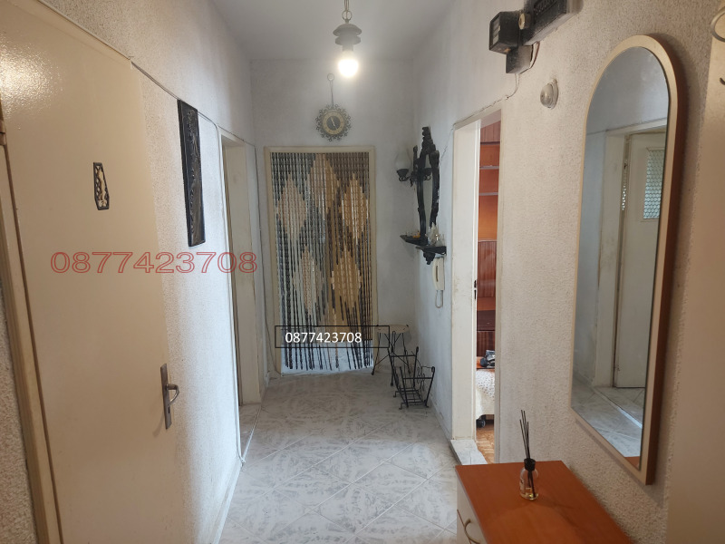 Продава 3-СТАЕН, гр. Варна, Левски 2