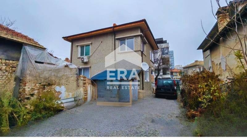 Продава ЕТАЖ ОТ КЪЩА, гр. Търговище, Център, снимка 11 - Етаж от къща - 53677566