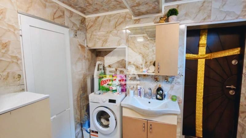 Продава ЕТАЖ ОТ КЪЩА, гр. Търговище, Център, снимка 10 - Етаж от къща - 53002844