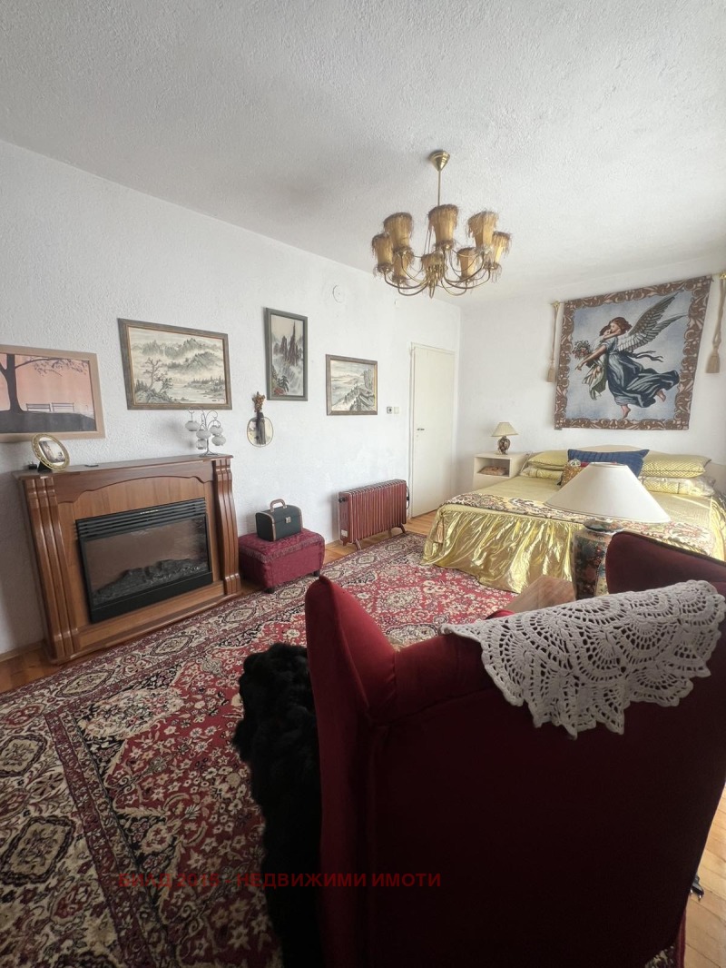 Продава КЪЩА, гр. Стрелча, област Пазарджик, снимка 2 - Къщи - 52650421