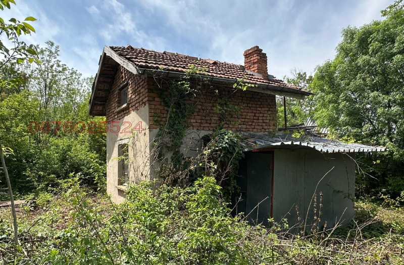 Продава ВИЛА, гр. Плевен, м-т Стражата