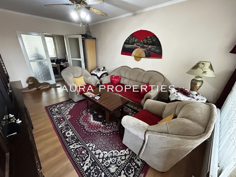 Продава  3-стаен град Разград , Орел , 93 кв.м | 51190901
