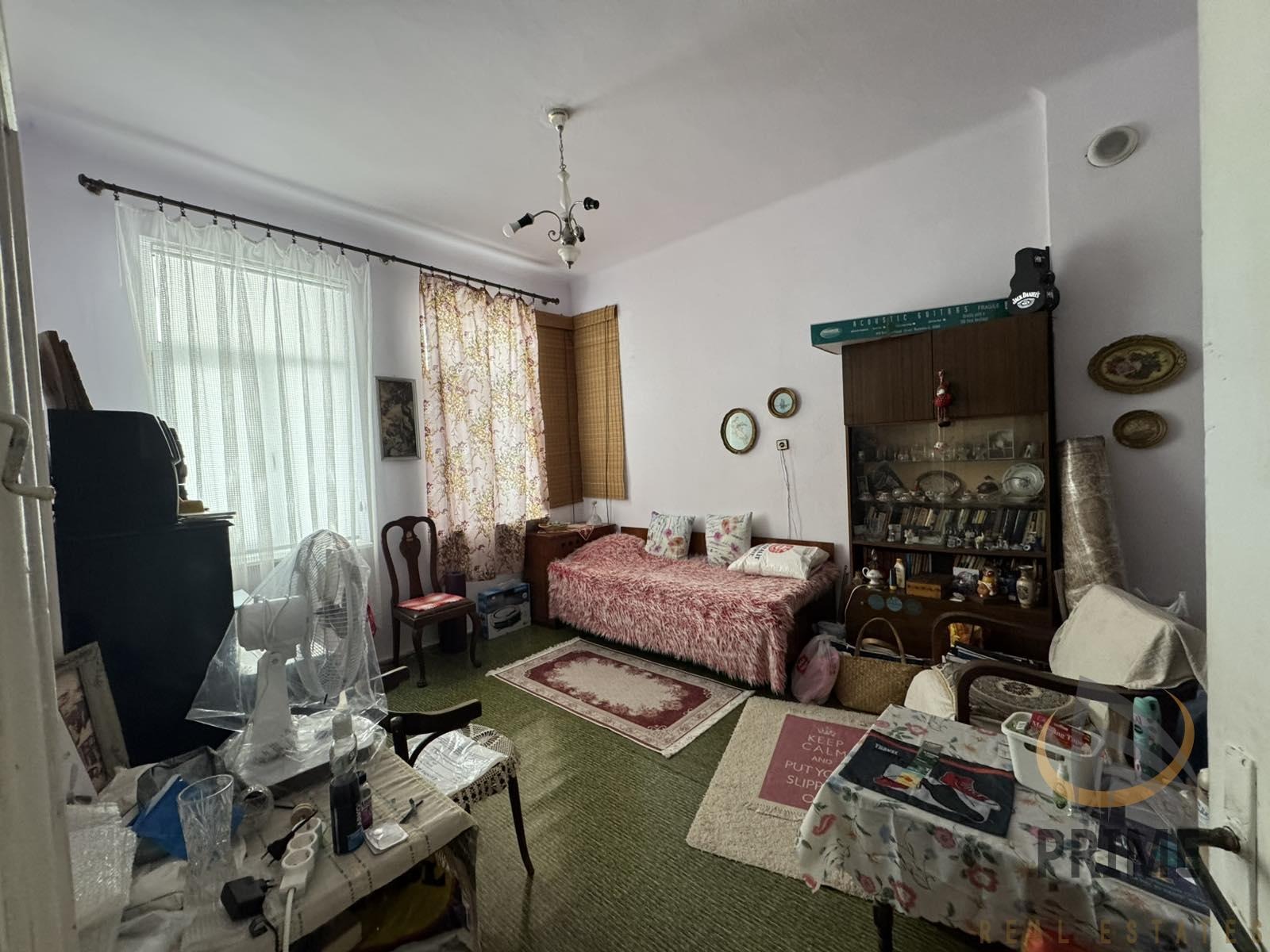 Продава МНОГОСТАЕН, гр. Бургас, Център, снимка 2 - Апартаменти - 54950304