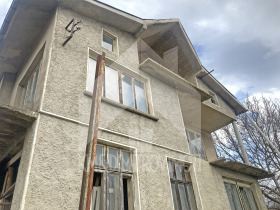 Продажба на имоти в с. Мараш, област Шумен - изображение 2 