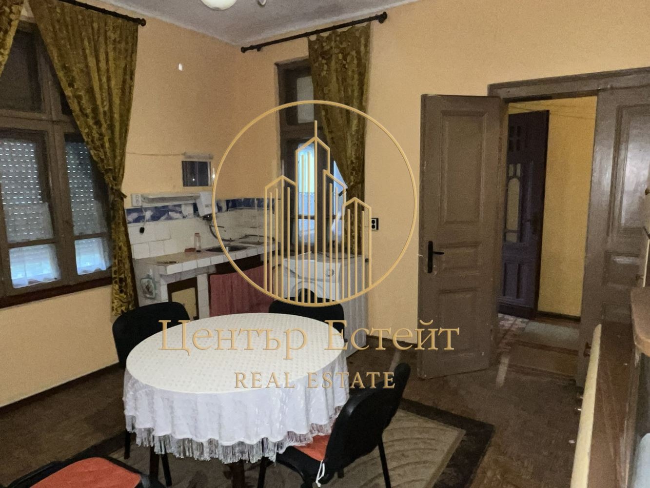 Продава КЪЩА, гр. Плевен, Идеален център, снимка 16 - Къщи - 54381772