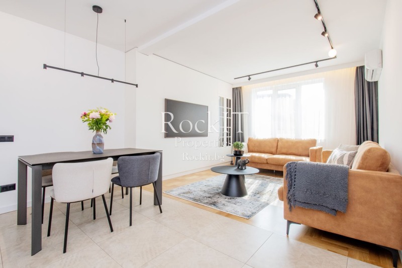Продаја  3 спаваће собе Софија , Центар , 120 м2 | 80218816