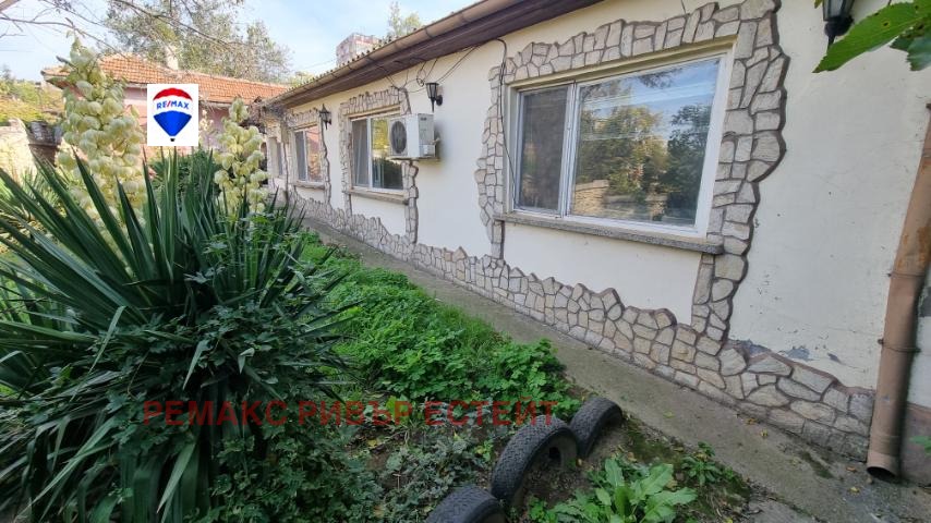 Продава КЪЩА, гр. Русе, Веждата, снимка 2 - Къщи - 47981549