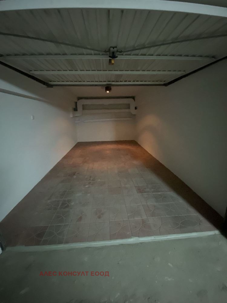 Продава ГАРАЖ, ПАРКОМЯСТО, гр. София, Хладилника, снимка 4 - Гаражи и паркоместа - 55323787