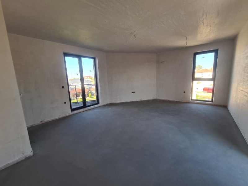 Продава 2-СТАЕН в град Хасково, Воеводски - 67 кв.м / 81 000 € » 158 422.23 лв., ИМОТИ-МИРА