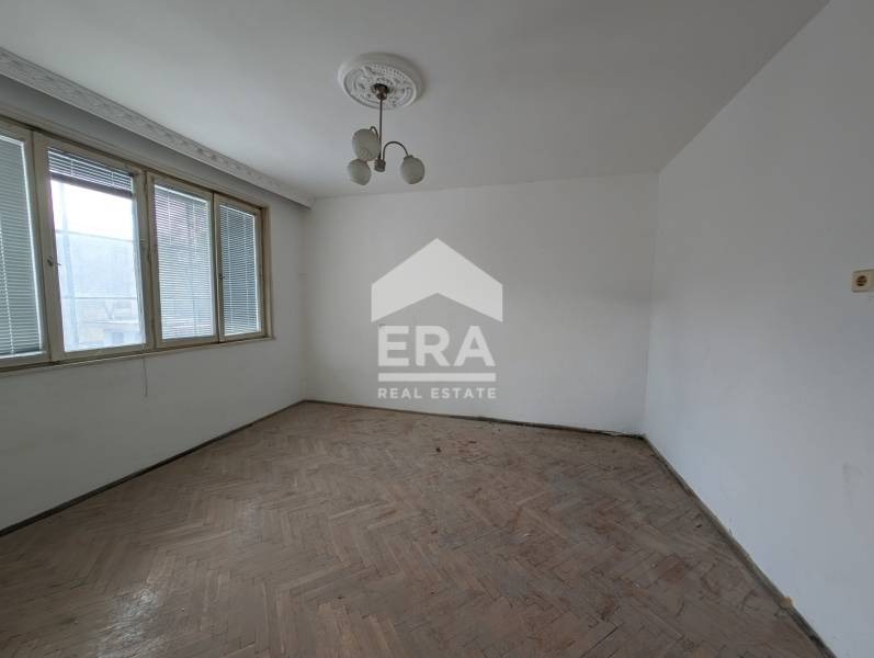 Продава ЕТАЖ ОТ КЪЩА, гр. Шумен, Басейна, снимка 2 - Етаж от къща - 53241451